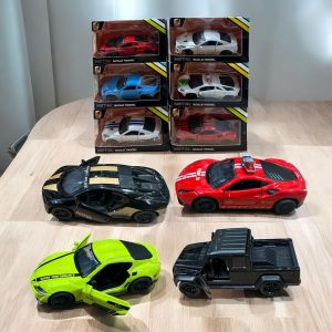 IHT-AUTO METAL SURTIDO QUE SE ABRE LA PUERTA