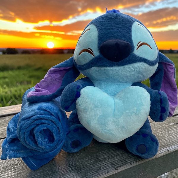 STITCH CON MANTA CON CORAZON